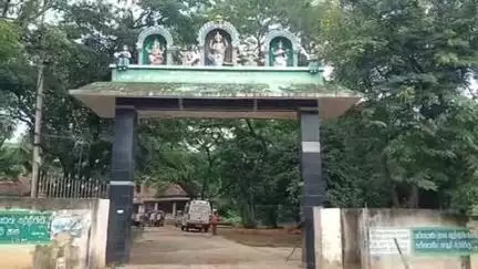 தென்காசி: குற்றாலம் பள்ளியில் உணவு சாப்பிட்ட ஒன்பது மாணவிகள் வாந்தி மயக்கம் மருத்துவமனையில் அனுமதி