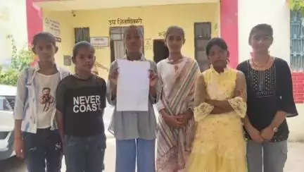 कौंच: पचीपुरा खुर्द में सरकारी विद्यालय में शौचालय न होने से छात्राएं हुई परेशान, प्रधान से कहने के बाद भी नहीं हुई सुनवाई