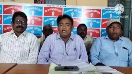 చెన్నూరు: సింగరేణి రిటైర్డ్ కార్మికుల పెన్షన్లను ప్రభుత్వ పెన్షన్లతో సమానంగా ఇవ్వాలి: రిటైర్డ్ కార్మికుల అధ్యక్షుడు శంకర్