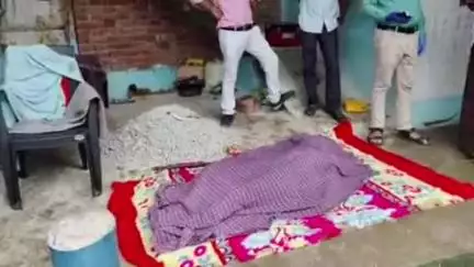 पंडरिया: खैरवार गांव में घर में अकेली रह रही 17 साल की किशोरी की सब्बल से हत्या, गांव में फैली सनसनी, पुलिस मौजूद