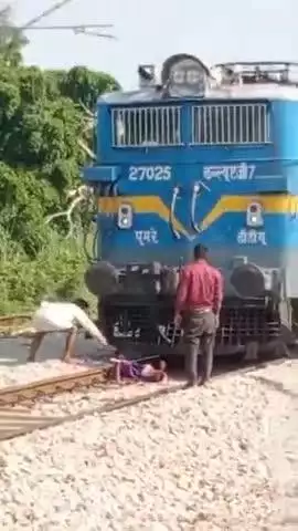 कासगंज: सोरों रेलवे स्टेशन पर मालगाड़ी की चपेट में आकर 45 वर्षीय महिला घायल हुई