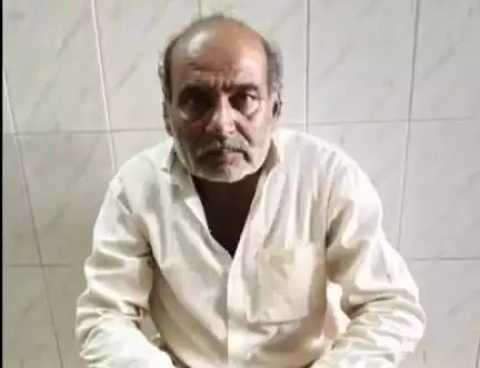 લાઠી: છેલ્લા એક માસથી નાસ્તા ફરતા આરોપીને દામનગર પોલીસ સ્ટેશન વિસ્તાર ખાતેથી શોધી લેતી પોલીસ