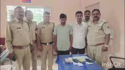 सरदारपुर: राजगढ़: पुराना बस स्टैंड पर सट्टा चलाते 2 आरोपी गिरफ्तार, 2 फरार, ₹24500 ज़ब्त