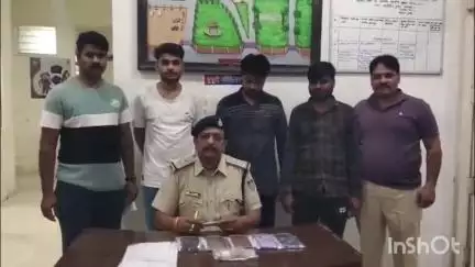 पीथमपुर: पीथमपुर के सागौर में सट्टा चलाते 3 आरोपी गिरफ्तार, ₹18560 और 5 मोबाइल जब्त