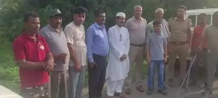 पूरनपुर: शेरपुर-धनाराघाट मार्ग पर बाघ की सूचना पर पहुंची वन विभाग की टीम नहीं मिले पदचिह्न बताइए अफवाह