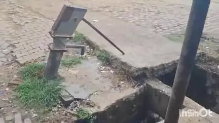 संभल: हयात नगर वार्ड 12रम्मू की पुलिया रोड परनल खराब अधिकारियों की लापरवाही नहीं हो रहा सही शिकायत के बावजूद #jansamasya