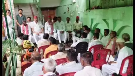 बबेरू: बबेरू कस्बे के समाजवादी पार्टी कार्यालय पर मासिक बैठक क्षेत्रीय विधायक की अध्यक्षता में जिला अध्यक्ष के साथ संपन्न हुई