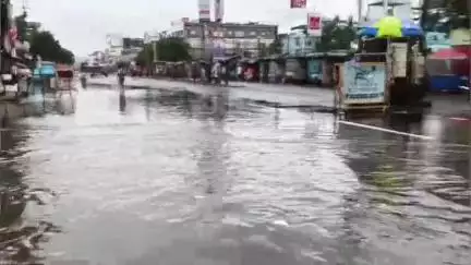 গাজোল: নিম্নচাপের কারনে রাত ভর চলছে বৃষ্টি আর তার জেরে জলোমগ্ন হয়ে গেছে গাজোলের বিদ্রোহী মোড় ৫১২ নং জাতীয় সড়ক  #jansamasya