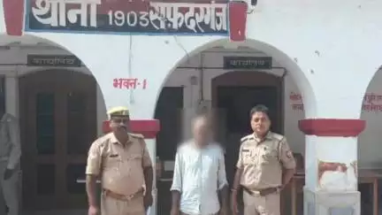 नवाबगंज: सफदरगंज थाना क्षेत्र से पुलिस ने 1 वांछित अभियुक्त को किया गिरफ्तार