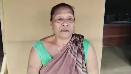 করবুক: 6 বার আবেদন করেও ভাতা থেকে বঞ্চিত বৃদ্ধা, রেশন কার্ডের চালও কমিয়ে দেওয়া হয়েছে; অভিযোগ করবুক নীলধন পাড়ার মহিলার