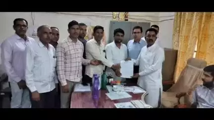 भादरा: स्थानीय सहायक निदेशक कृषि कार्यालय में विधायक संजीव बेनीवाल की अध्यक्षता में कृषि अधिकारियों की हुई बैठक