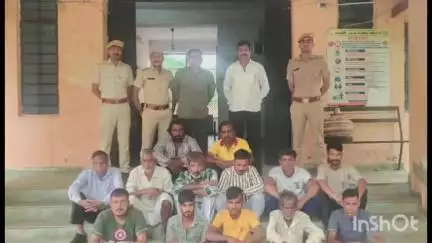 बड़गांव: एक ही दिन में उदयपुर पुलिस ने जिले भर में 402 अपराधियों को किया गिरफ्तार