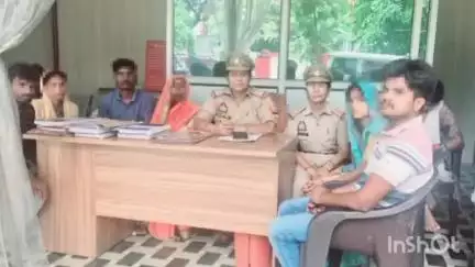 नवाबगंज: महिला थाना प्रभारी व महिला परामर्श केन्द्र द्वारा काउंसलिंग के बाद 5 दम्पति को एक साथ रहने के लिए किया गया राजी