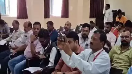 बेरला: बेरला राजीव भावन में पूर्व कृषि मंत्री ने प्रेस कॉन्फ्रेंस में बिजली दरों में बढ़ोतरी को लेकर भाजपा सरकार पर किया हमला
