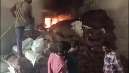 ములుగు: గోవిందరావుపేటలో రైస్ మిల్లులో విద్యుత్ షార్ట్ సర్క్యూట్తో అగ్నిప్రమాదం