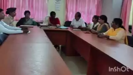 बांका: डीएम के निर्देश पर अधिकारियों ने वन स्टॉप सेंटर का औचक निरीक्षण किया, दस्तावेजों की जांच