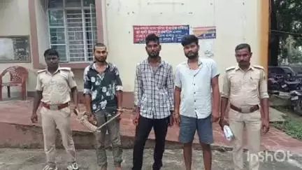 कहरा: बनगांव थाना क्षेत्र से प्रतिबंधित स्मैक के साथ तीन कारोबारी गिरफ्तार, सदर एसडीपीओ ने दी जानकारी