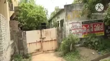 మంచిర్యాల: తెల్ల కళ్ళు బట్టీ తయారీ కేంద్రం పై ఎక్సైజ్ టాస్క్ఫోర్స్ పోలీసులు మెరుపు దాడులు చేశారు.