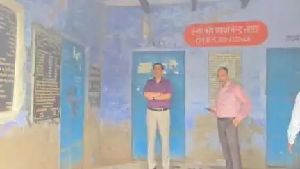 महावन: डीएम ने फरह क्षेत्र में सरकारी समिति का किया निरीक्षण, कर्मचारी नहीं मिलने पर तीन दिन में मांगा स्पष्टीकरण