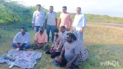 నక్షత్ర నగర్ బీచ్ వద్ద కోత ముక్క పేకాట శిబిరాలపై అడవులదీవి పోలీసులు దాడులు, ఆరుగురిని అదుపులోకి తీసుకున్న పోలీసులు