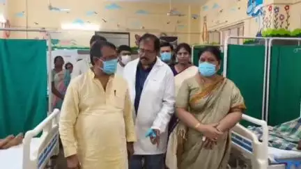 అసిఫాబాద్: ఆసిఫాబాద్ ప్రభుత్వ ఆసుపత్రిని సందర్శించిన కేంద్ర సహాయ మంత్రి హర్ష్ మల్హోత్రా