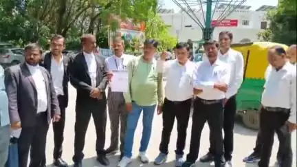 बरेली: भीम आर्मी आजाद समाज पार्टी लीगल सेल ने बहेड़ी के शिक्षक का समर्थन किया, एफआईआर रद्द करने की मांग की