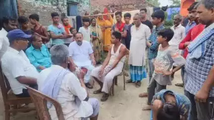 डुमरा: बेरवास में किसान राघव शाह की हत्या के मामले में भाजपा नेता पहुंचे, अपराधियों की गिरफ्तारी की मांग की