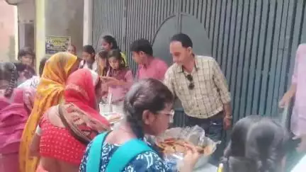शाहजहांपुर: संकटा देवी मंदिर में विशाल भंडारे का आयोजन, श्रद्धालुओं की उमड़ी भीड़