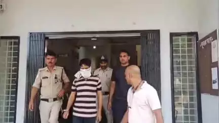 खरगौन: पुलिस ने भिंड जिले से अवैध हथियार खरीदने आए युवक को 2 देशी पिस्तौल के साथ गिरफ्तार किया