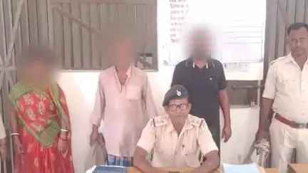 मोतिहारी: हरसिद्धि पुलिस ने मानिकपुर चौक के समीप एक महिला सहित तीन को गिरफ्तार किया, 50 लीटर देसी शराब बरामद