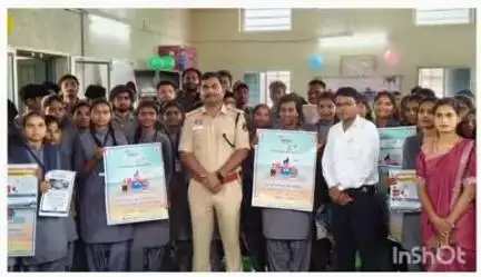 बिंद्रानवागढ़ गरियाबंद: गरियाबंद पुलिस ने स्कूली बच्चों को नशे के दुष्प्रभाव, ऐप, यातायात जागरूकता और साइबर फ्रॉड के बारे में किया जागरूक