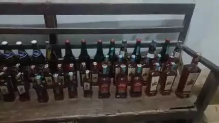 উদয়পুর: উদয়পুরে অভিযান চালিয়ে প্রায় ১৫ হাজার টাকার অধিক বিলিত মত বাজেয়াপ্ত করে মহকুমা পুলিশ আধিকারিক