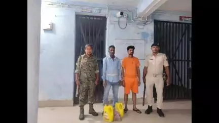नबीनगर: सुरार से 10 लीटर महुआ शराब के साथ दो कारोबारी गिरफ्तार, भेजा गया जेल