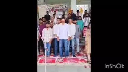 छपरा: जयप्रकाश विश्वविद्यालय के कुलपति पर भ्रष्टाचार का आरोप, 11 सूत्री मांगों के साथ छात्र संगठन का धरना-प्रदर्शन