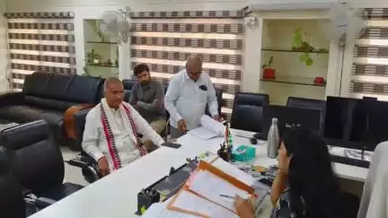 राजगढ़: राजगढ़ सांसद रोडमल नागर ने मां बिजासन धाम पाठशाला के लिए भोपाल में अधिकारियों से चर्चा की