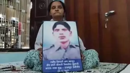 भिंड नगर: भिंड: 1971 भारत-पाक युद्ध के शहीदों की 9 वीरांगनाओं को बांग्लादेश सरकार ने दिया गार्ड ऑफ ऑनर