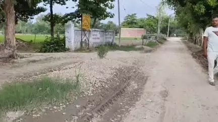 हैदरगढ़: मुर्तजीपुर जाने का मार्ग हुआ जर्जर, महिलाओं व छात्राओं ने बताई समस्या, भाकियू ने दी धरना प्रदर्शन की चेतावनी #jansamaya