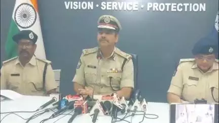 విశాఖపట్నం: మానవ అక్రమ రవాణాపై  ఇద్దరు ఏజెంట్లను అరెస్ట్ చేసాం విశాఖ నగర్ పోలీస్ కమిషనర్ శంకబ్రత భాక్చి