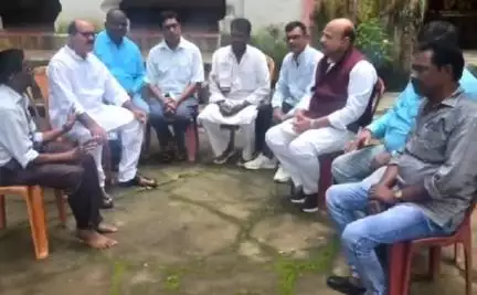 इचाक: इचाक में ऐतिहासिक श्री राम जानकी छोटा अखाड़ा का निरीक्षण, जीर्णोद्धार और विकास योजना पर हुई चर्चा
