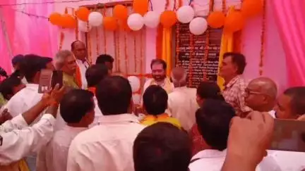 हैदरगढ़: सेमरावां गांव स्थित एसकेबी शिक्षा निकेतन में नए भवन और वाटर कूलर का लोकार्पण राज्य मंत्री व SCST आयोग के अध्यक्ष ने किया