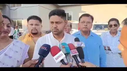 তিনিচুকীয়া: সদৰত আলফা শিবিৰত চলোৱা ভয়াবহ আক্ৰমণৰ সম্পৰ্কত প্ৰতিক্ৰিয়া প্ৰকাশ AJPৰ সভাপতি লুৰিণজ্যোতি গগৈৰ