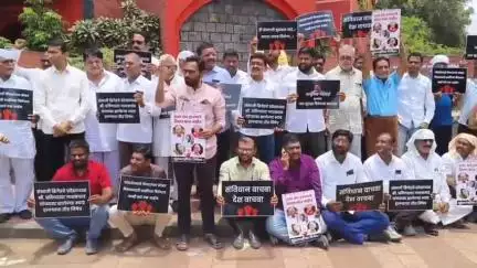 मालेगाव: मालेगावात संभाजी ब्रिग्रेड व समविचारी संघटना आक्रमक... प्रविण गायकवाड यांच्यावर शाही हल्ल्याचा केला निषेध....
