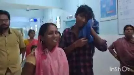 खगड़िया: बछौता गांव: ज़मीन विवाद में दादा ने पोते को मारकर किया घायल, अस्पताल में इलाज जारी