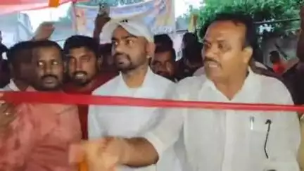 देवघर: देवघर में लोकतांत्रिक क्रांतिकारी मोर्चा के शिविर का उद्घाटन डुमरी विधायक जयराम महतो ने किया