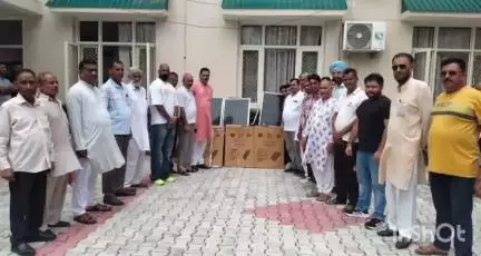 इंदौरा: इंदोरा विधायक ने 14 पंचायतों को दी 48 सोलर लाइट्स, पंचायतवासियों ने जताया आभार