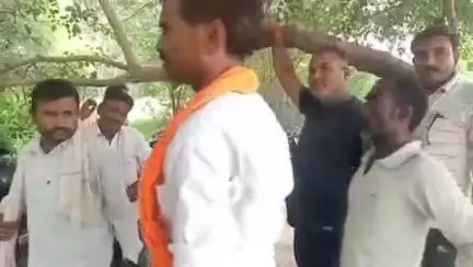 फतेहपुर: हुसैनगंज के बेला के समीप डीसीएम की टक्कर से बाइक सवार मजदूर की मौत, परिजनों का बुरा हाल, पुलिस ने कराया पोस्टमार्टम