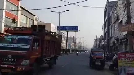 कैथल: कैथल के सेक्टर 19 पार्क के पास 9-10 युवकों ने दो भाइयों से मारपीट कर नकदी और चेन लूटी