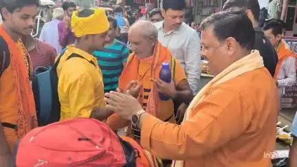 चायल: नगर पंचायत सराय अकिल से बाबा बैजनाथ के लिए भक्तों का जत्था रवाना, नगर अध्यक्ष ने किया जोरदार स्वागत