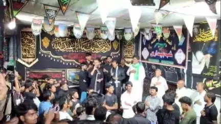 घोसी: बड़ागांव में छह माह के शहीद हज़रत अली असगर की याद में शब्बेदारी का आयोजन, अंजुमनों ने पेश किया श्रद्धा-सुमन
