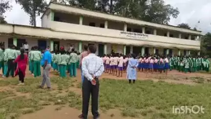 सिसई: बॉन्डो उच्च विद्यालय में अंचलाधिकारी सिसई और थाना प्रभारी पुसो ने बच्चों के बीच चलाया जागरूकता अभियान